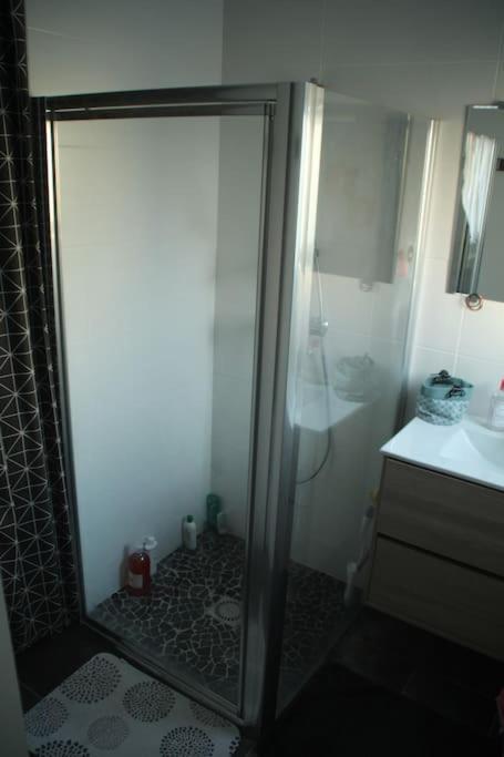 Jolie Chambre Dans Quartier Calme Eysines Exterior photo