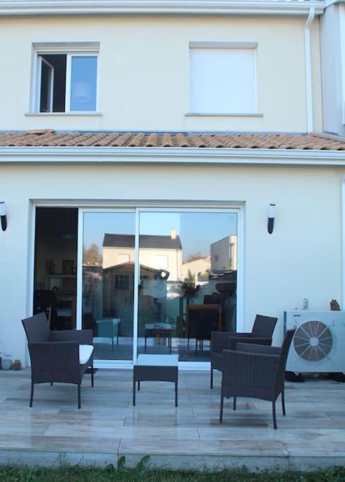 Jolie Chambre Dans Quartier Calme Eysines Exterior photo